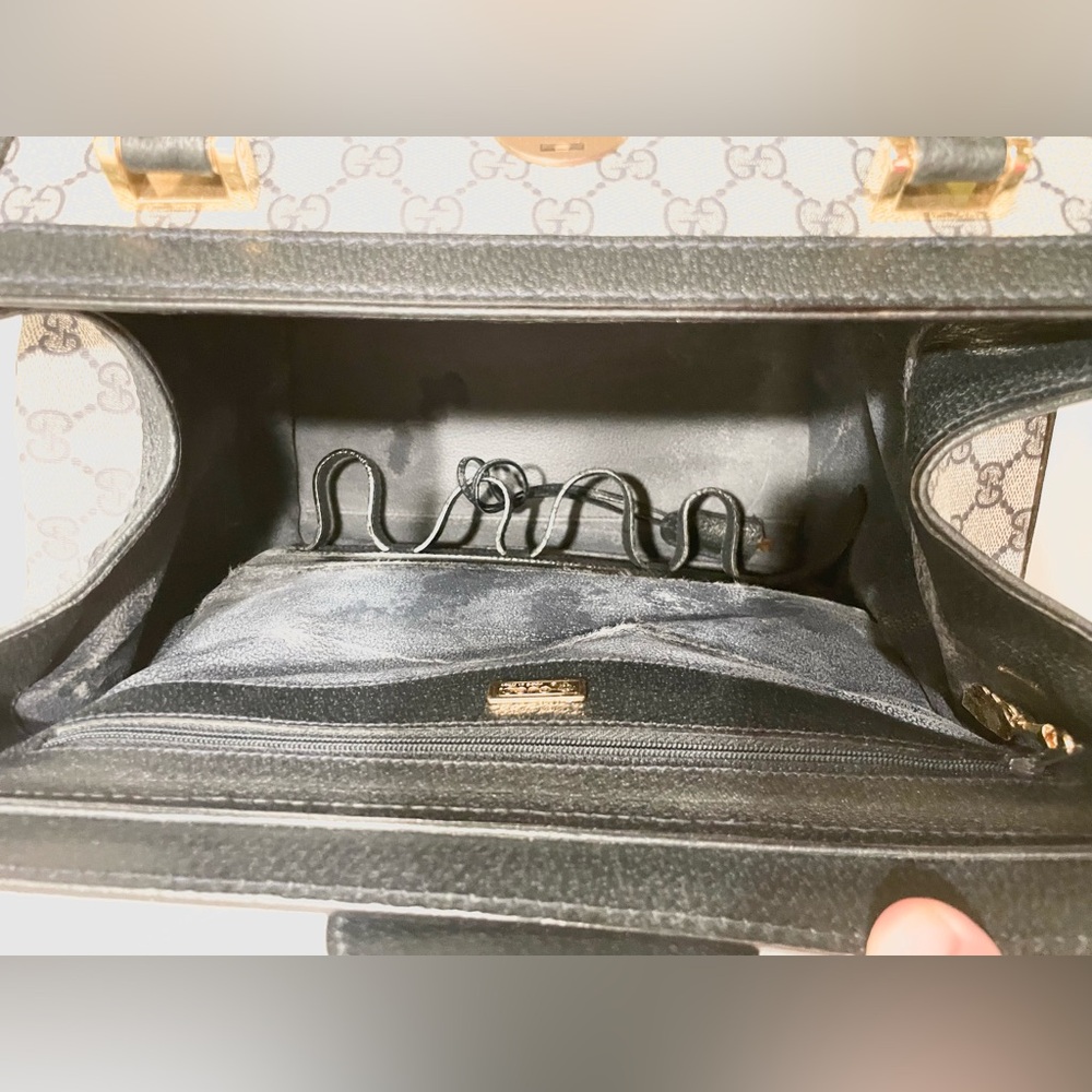RARE GUCCI Vintage Navy Monogram Leather Canvas Top Handle Structured Train Case - Picture 12 of 15